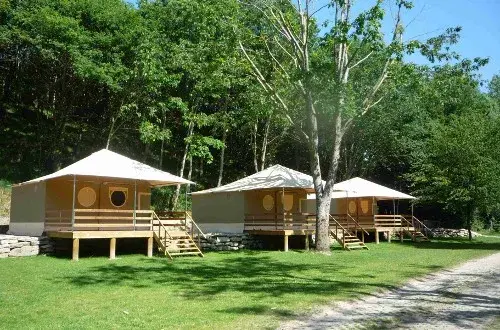Camping La Vallée de Poupet  Vendée  Puy du Fou