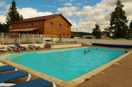 Camping les Pinasses