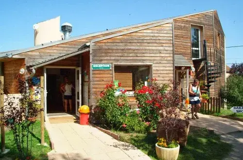 Camping du Lac de Panthier Vagues Océanes