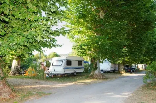 Camping*** les Promenades