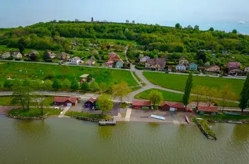 Camping de l'Étang des Forges  Nature et Familial