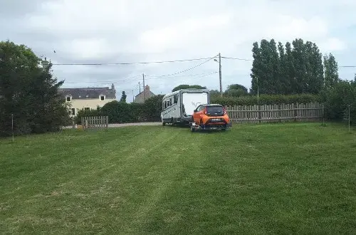 RÉVILLE CAMPINGCAR À LA FERME