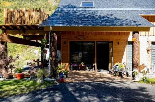 Camping La Ribère / Chalets et Emplacements