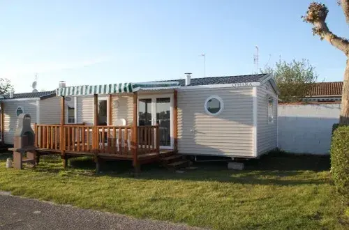 Camping Des Fosses Rouges