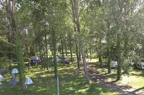 Aire naturelle de Camping Pesson