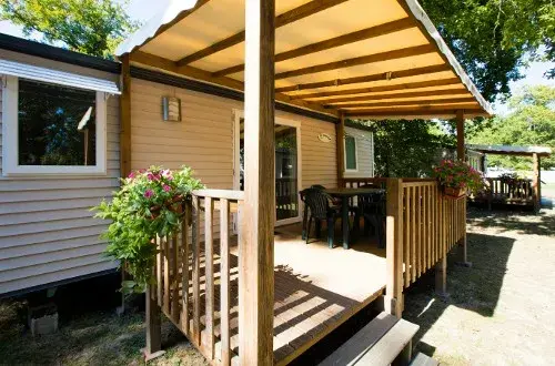 Camping Les Chenes Hebergement vacances ou curiste