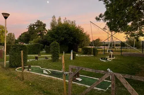 Domaine du Lac de(camping)