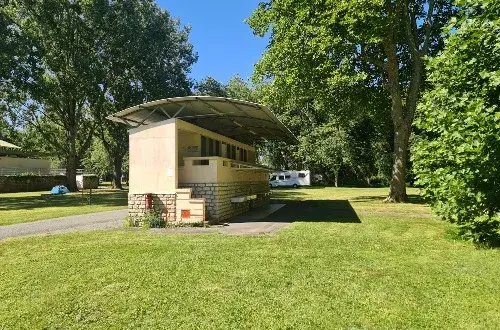 Camping au Fil de l'Eau