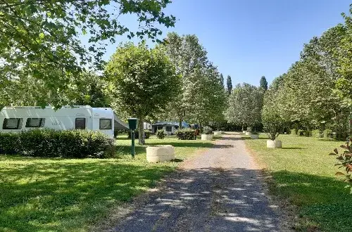 Camping de Val de Saône***  Porte Dombe Beaujolais