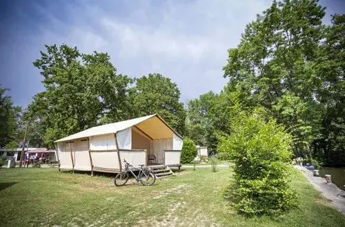 Camping La Pinède