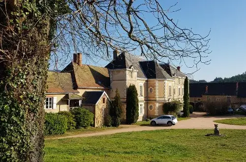 Camping du Château de Montrouant