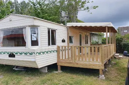 Camping Le Romantic  Emplacements toiles de tentes et campingcars  Parcelles résidentielles ouvert toutes l'années