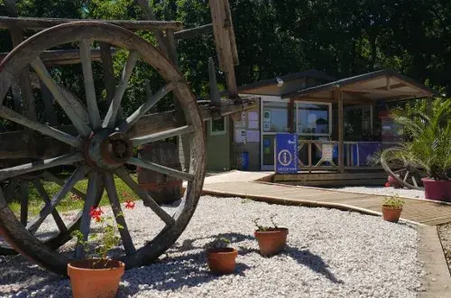 Camping Lac aux Oiseaux  Camping Aveyron